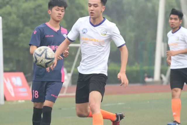 中超联赛第23轮：成都蓉城扩大领先优势，玉昆升至第二